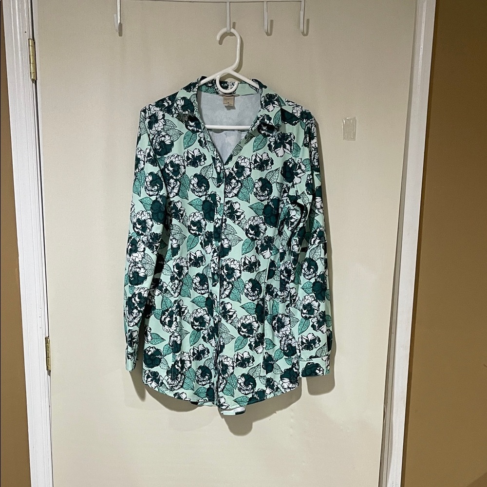 NWOT Duluth Trading Co Floral Blouse - Green and Black Size Medium
